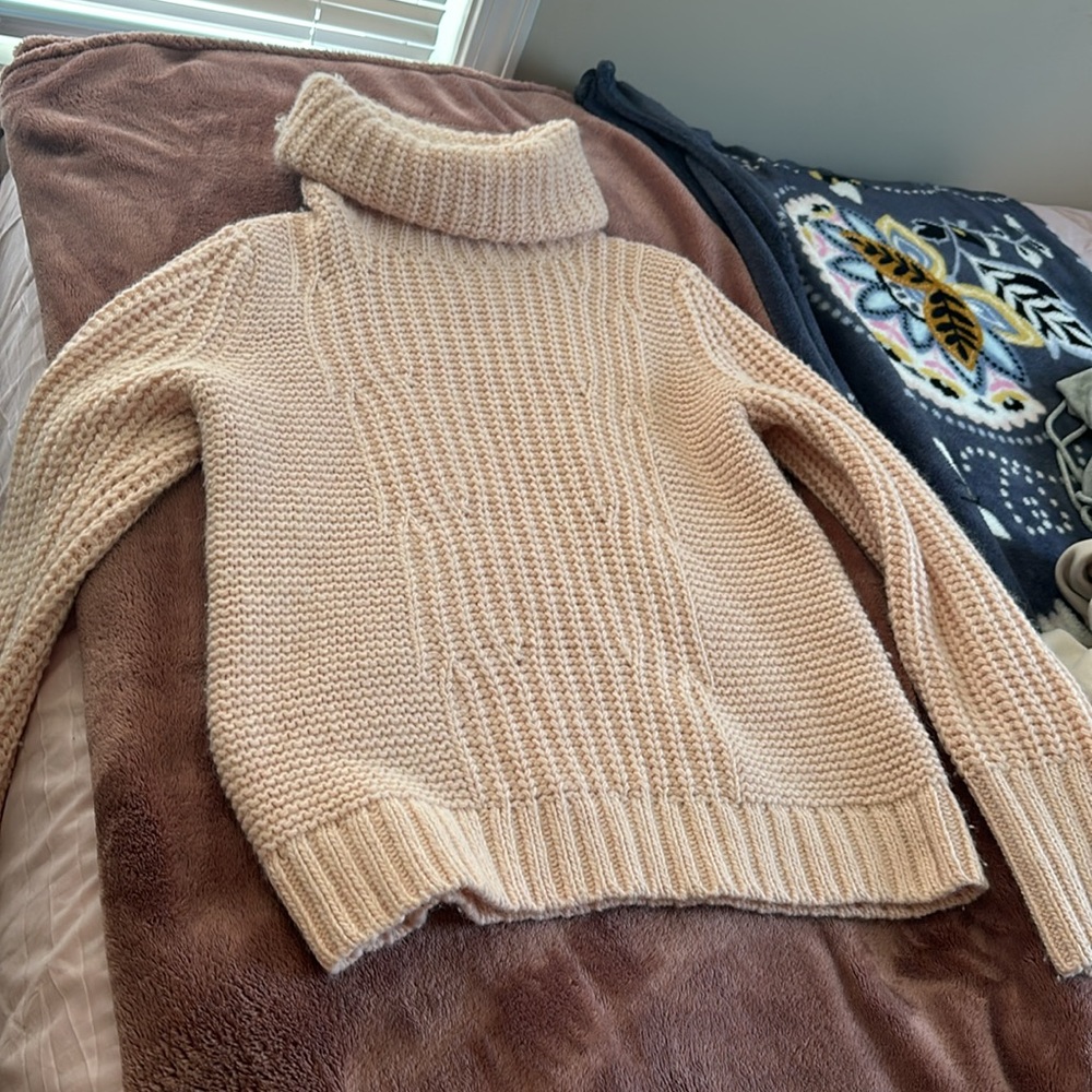 Pink sweater - Picture 3 of 3